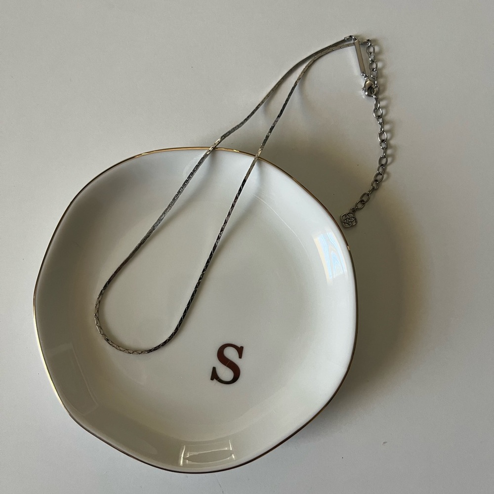 Kendra Scott Thin Herringbone Chain in Rhodium